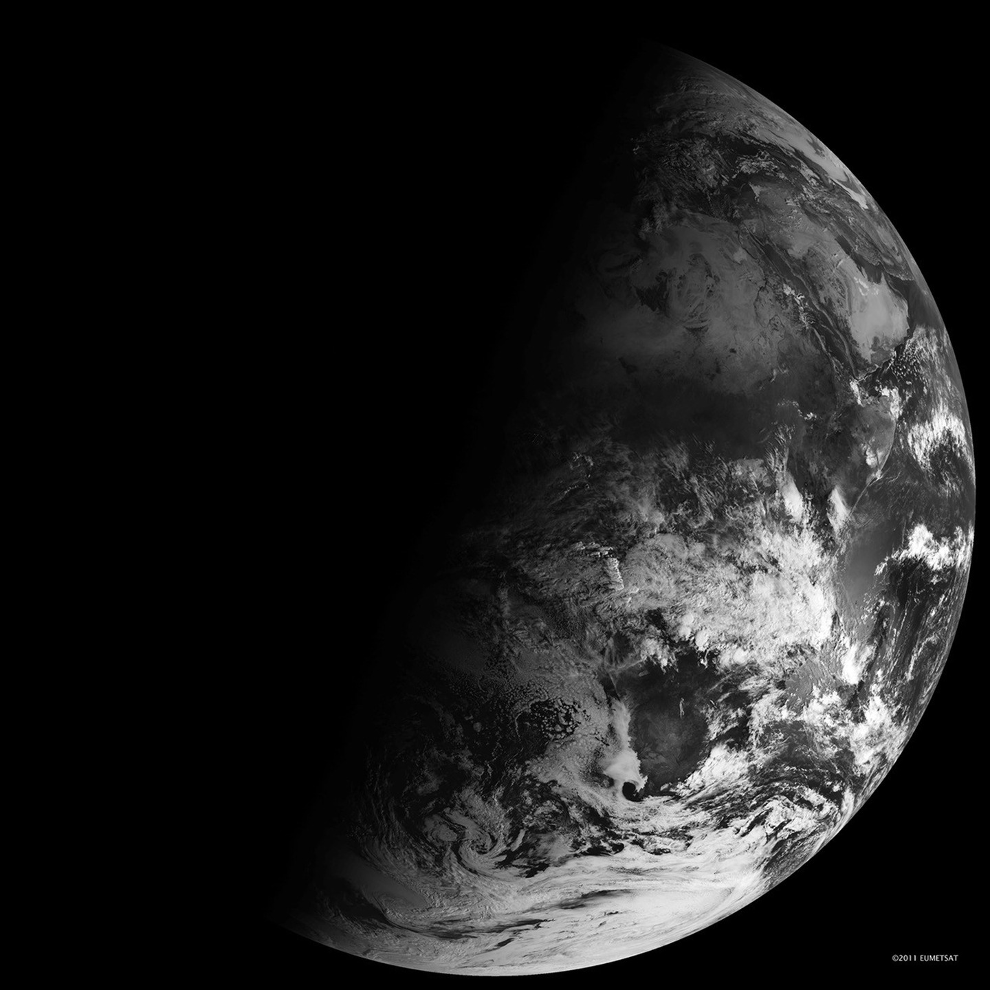 Meteosat view of Earth's day–night boundary on the December solstice, with more of the Southern Hemisphere in daylight.